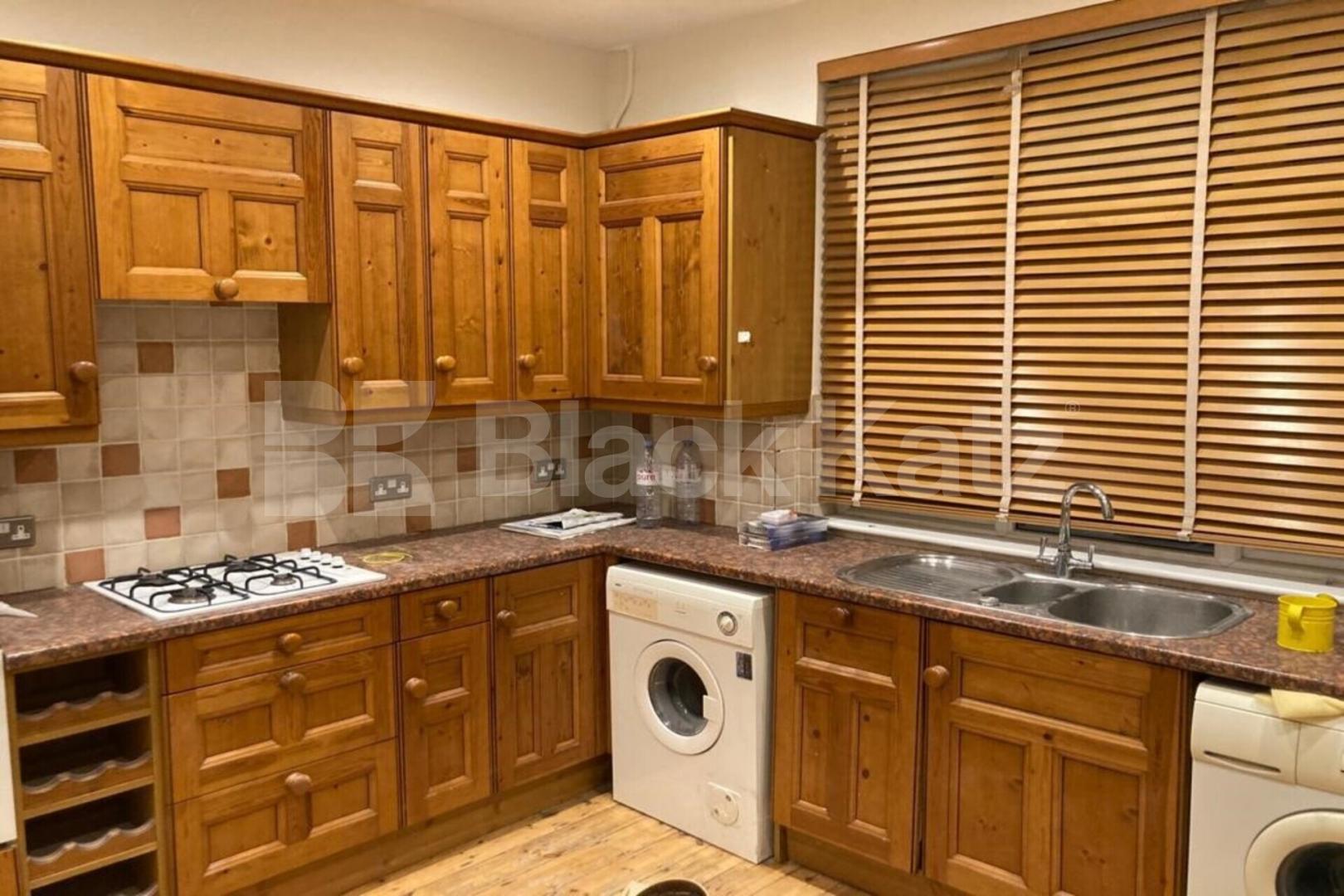 Charming 1 bedroom flat with a garden, period features and working fireplace Alexandra Park Road, Alexandra Park 